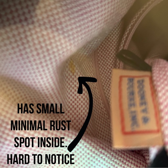 Dooney and Bourke, Black Pebbled Leather, Large Shoulder Bag With Gold Hardware - Picture 6 of 9